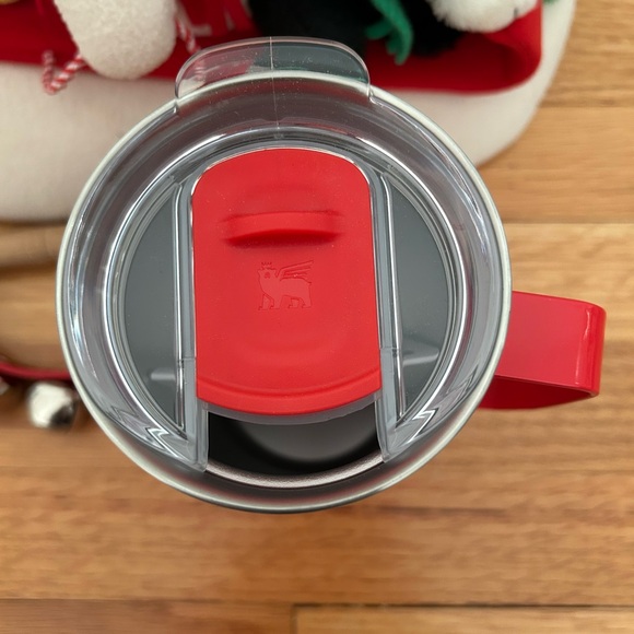 Stanley 24 oz Stainless Steel Everyday
Mug Candy Cane Twist - Picture 5 of 12